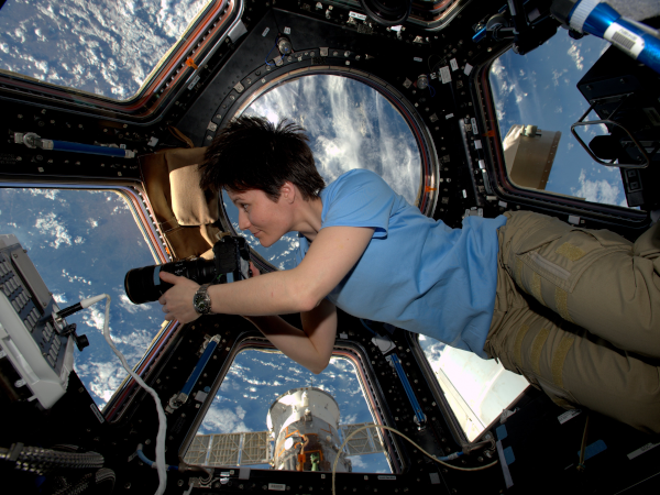 Samantha in Cupola © ESA/NASA