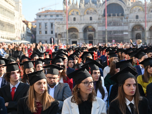 Graduation Day in St Mark’s Square: two ceremonies on 11 November 