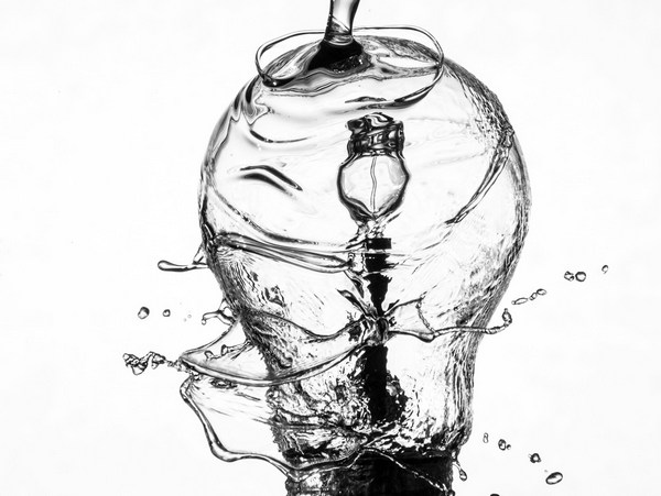 lampadina fatta d'acqua